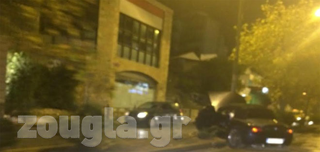 Το αυτοκίνητο σκαρφάλωσε στο πεζοδρόμιο