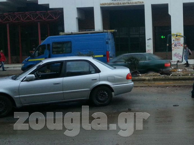 Χάος στη Λ. Θηβών