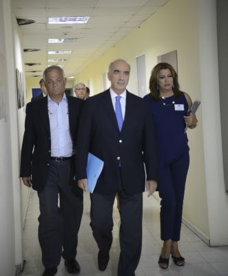 Στους διαδρόμους της ΕΡΤ