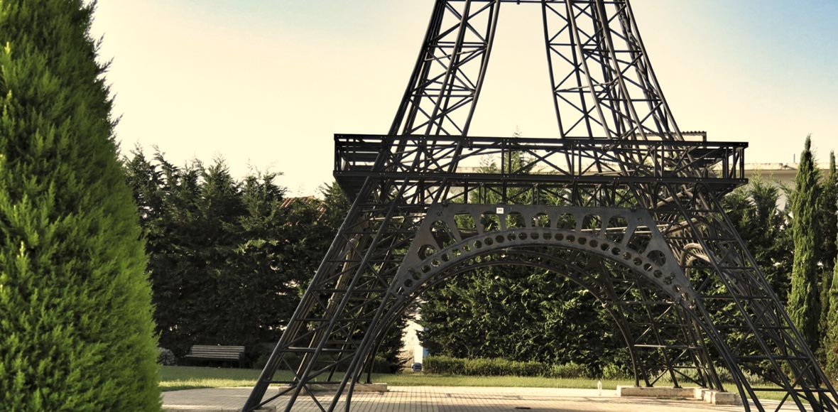 Ο Πύργος του Άιφελ στην… Πελοπόννησο!