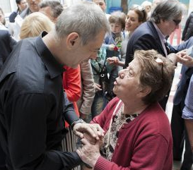 Χαιρετισμός Μώραλη με ψηφοφόρο