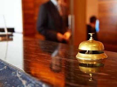 Έδειρε εργαζόμενη επειδή απεργούσε! Έδειρε εργαζόμενη επειδή απεργούσε!