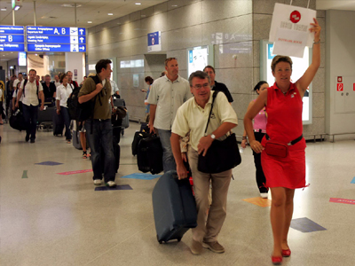 Εκατομμύρια τουρίστες κατέκλυσαν τα αεροδρόμια