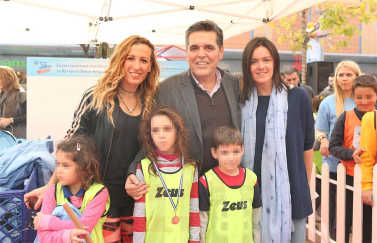 Πηγή Δεβετζή, Ολυμπιονίκης στίβου,  κ. Αλέξανδρος Δερμετζόπουλος, Υφυπουργός Παιδείας, κα Αγγελική Μοτσάκου, Διευθύντρια Επικοινωνίας και Εταιρικής υπευθυνότητας της Μαρινόπουλος Α.Ε.   