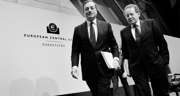 Με τον κεντρικό τραπεζίτη Μάριο Ντράγκι