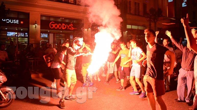 Οπαδοί του Ολυμπιακού στο Πασαλιμάνι