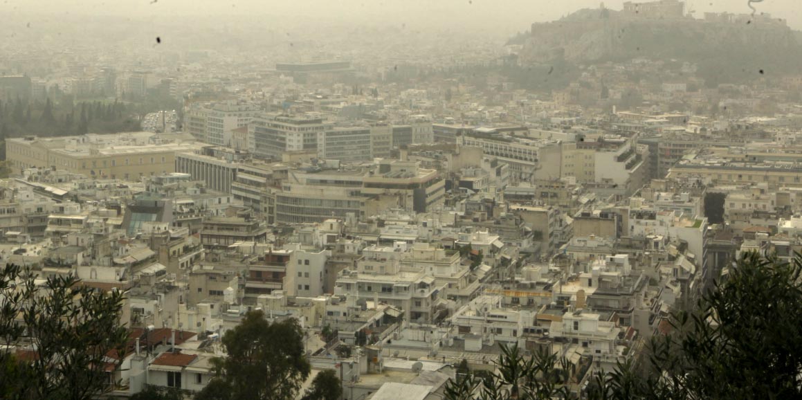 Σύννεφο σκόνης στο λεκανοπέδιο