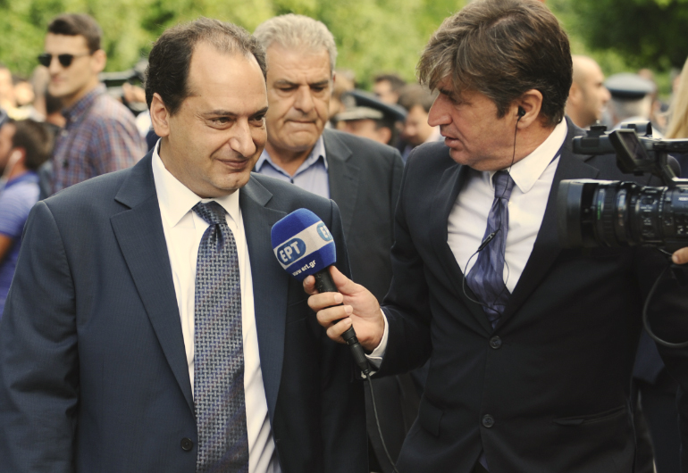 Ο Χρήστος Σπίρτζης κάνει δηλώσεις στην ΕΡΤ