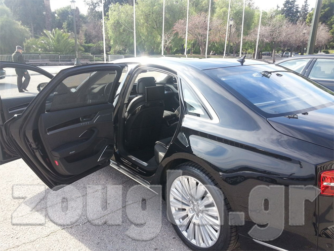 Επιθεώρηση στο εσωτερικό...