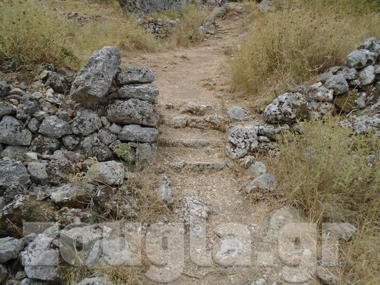 Εγκατάλειψη στο ανάκτορο