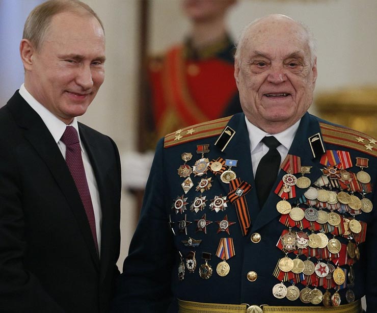Ο Putin με τον βετεράνο του Β’ Παγκοσμίου Πολέμου, Valentin Gavrilov