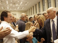 Θερμός χαιρετισμός Παπανδρέου-Παπακωνσταντίνου