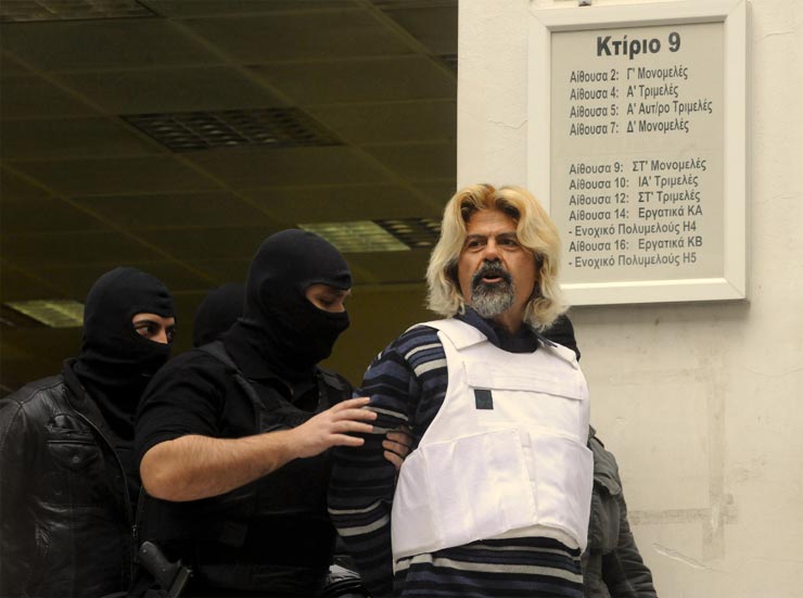 Κατά την έξοδό του από το κτήριο 9 της πρώην Σχολής Ευελπίδων, ο X. Ξηρός δήλωσε: «Αντισταθείτε στις κατοχικές δυνάμεις. Δεν έχουμε άλλη επιλογή. Δεν θα μας σώσει κανένας σωτήρας. Πρέπει να πάρουμε την κατάσταση στα χέρια μας. Έξοδος από το ευρώ και ανάπτυξη με ίδια μέσα. Όποιος δεν μας το λέει αυτό είναι ψεύτης. Δεν μας πτοεί το φασιστικό παρακράτος. Η επανάσταση θα γίνει είτε το θέλετε, είτε όχι, γιατί δεν υπάρχει άλλος τρόπος. Είναι αναγκαιότητα»