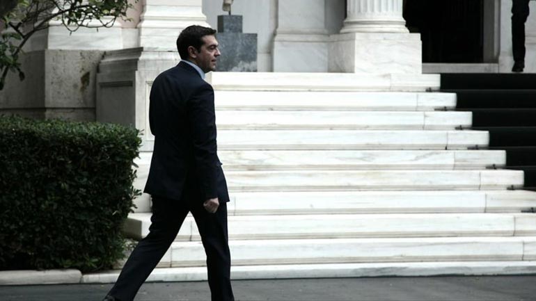 Μαξίμου: Αν υπάρχει πλεόνασμα πάνω από 1,5% θα πάει σε όσους επλήγησαν από την κρίση