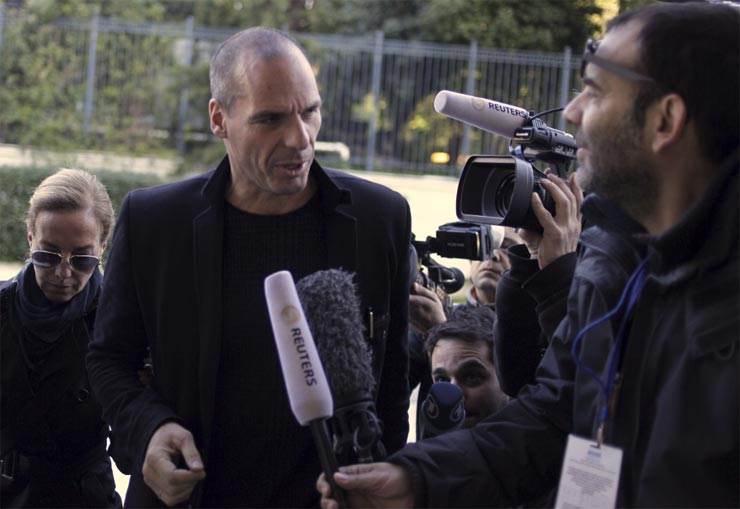 Μαζί του και η σύζυγός του Δανάη Στράτου