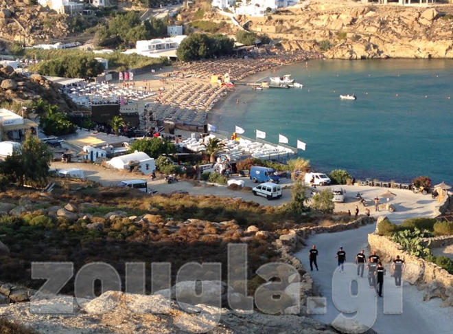 Oι άνδρες ιδιωτικής ασφάλειας περιπολούν τον χώρο