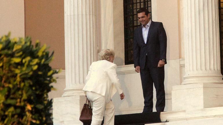 Παράδοση-παραλαβή στο Μαξίμου