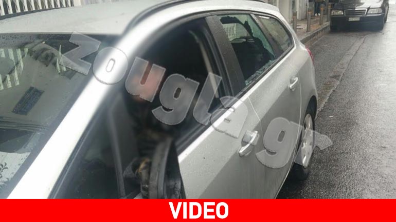 TΩΡΑ: Ένταση με αντιεξουσιαστές έξω από τη Νομική