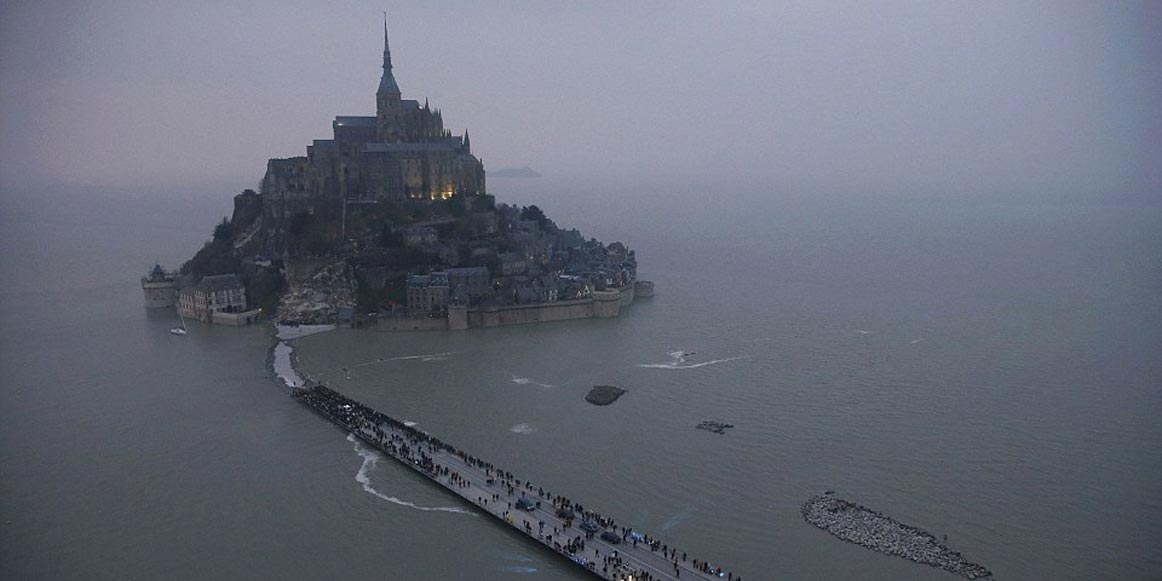 H παλίρροια του αιώνα…