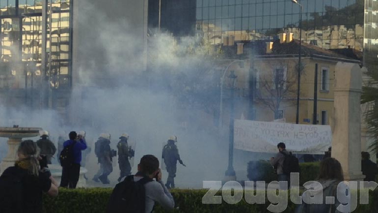 Οι πρώτες εικόνες από τα χημικά που ερρίφθησαν