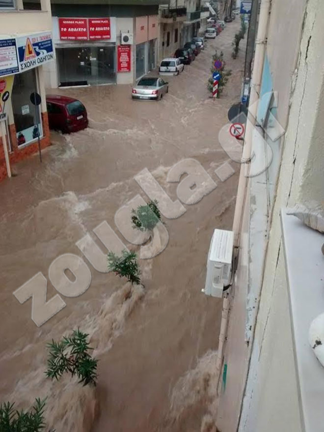 Δρόμοι-ποτάμια στο Μενίδι