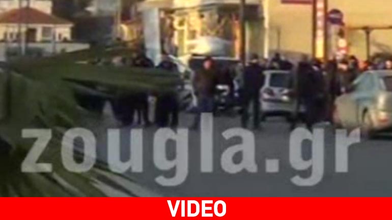 Αντισυγκέντρωση της Χρυσής Αυγής στον σταθμό Λαρίσης