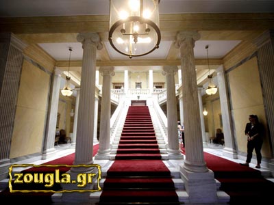 Αργεί ο… λευκός καπνός για τον Πρόεδρο