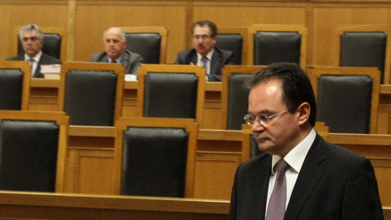 H επιλεκτική μνήμη και οι αντιφάσεις του πρώην υπουργού