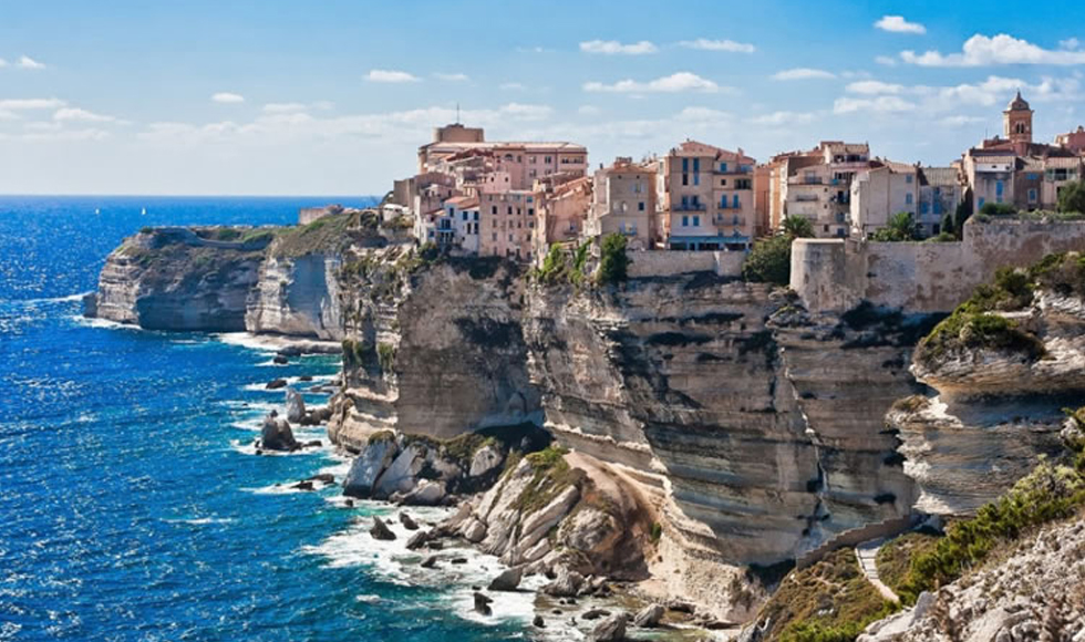 Τοποθεσίες στη Μεσόγειο προκαλούν με την ομορφιά τους