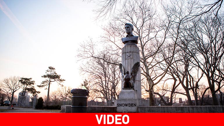 Προτομή του Έντουαρντ Σνόουντεν εξοργίζει τις αμερικανικές αρχές