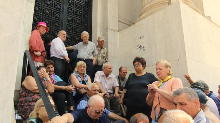 Reuters: Αν αυξηθεί ο ELA θα μπορούσαν να ανοίξουν την Πέμπτη οι τράπεζες