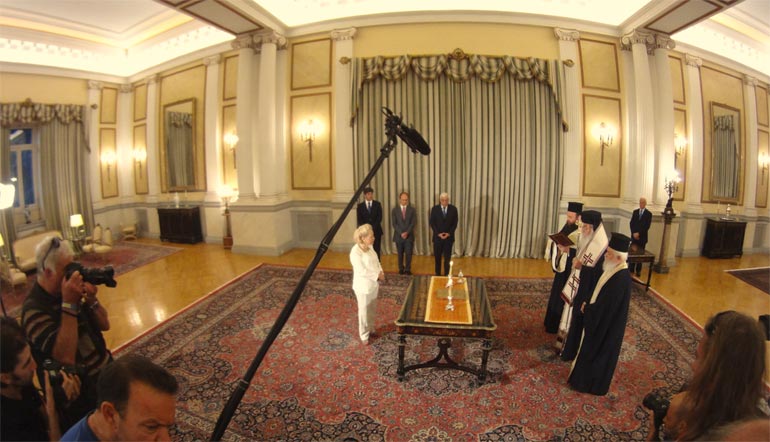 H oρκωμοσία της Βασιλικής Θάνου