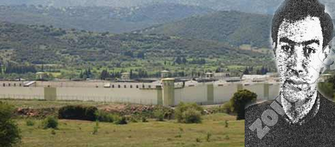 Αυτός είναιο άτυχος υπαρχιφύλακας πριν από μερικά χρόνια. Να σημειωθεί ότι στο διαδίκτυο και σε εφημερίδες κυκλοφόρησε λάθος φωτογραφία