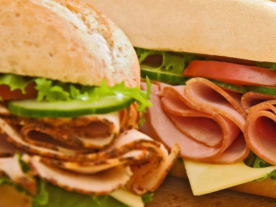 Ο Βρούτσης έτρωγε σάντουιτς