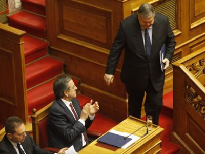 Το θερμό χειροκρότημα του Αντώνη Το θερμό χειροκρότημα του Αντώνη