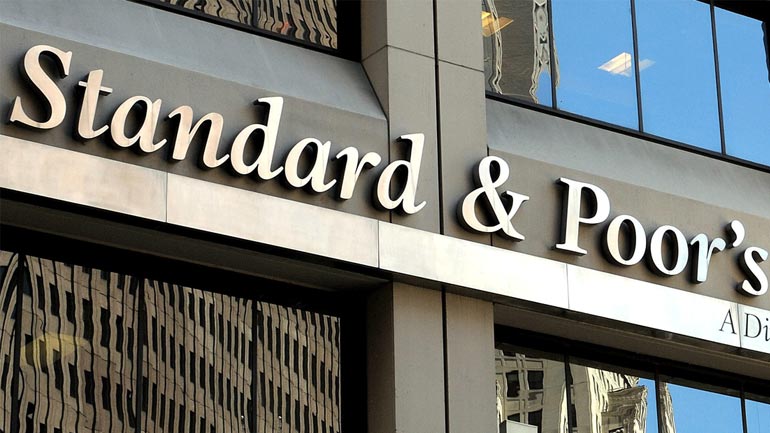 S&P: Στο Β- διατηρεί την αξιολόγηση της Ελλάδας