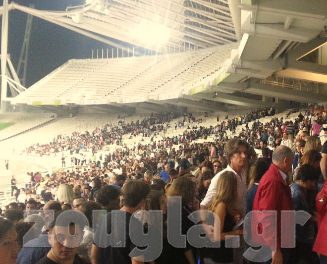 H αποχώρηση των θεατών