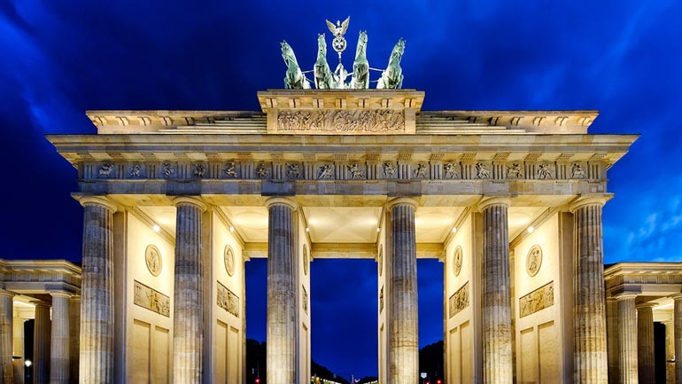 Γερμανία: Αν η Ελλάδα εφαρμόσει τις μεταρρυθμίσεις, θα πάρει τη δόση