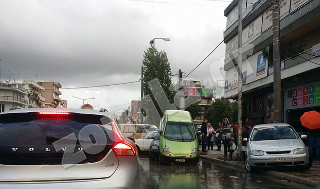 Ατύχημα στη συμβολή των οδών Θηβών και Πελασγίας
