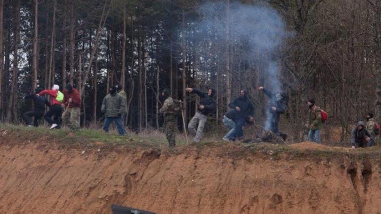 Πετροπόλεμος από αγνώστους που ξεκίνησαν τα επεισόδια