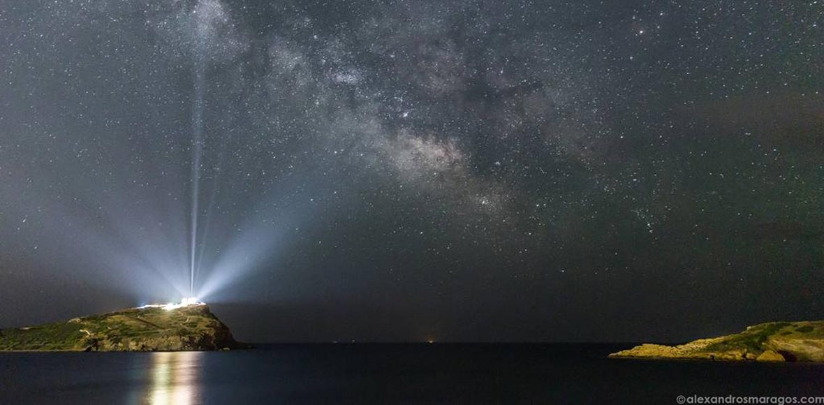 Ο Γαλαξίας πάνω από τον Ναό του Ποσειδώνα στο Σούνιο