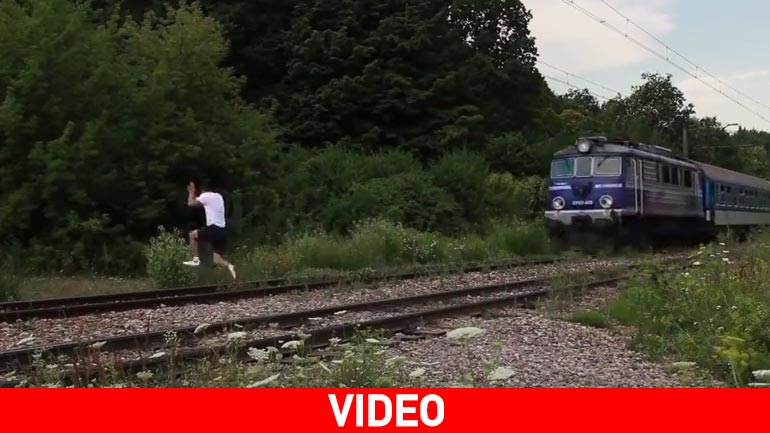 Ρισκάρει τη ζωή του για λίγα δευτερόλεπτα αδρεναλίνης