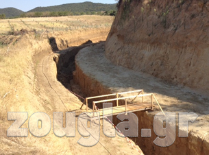 Εργασίες στον περίβολο του τύμβου