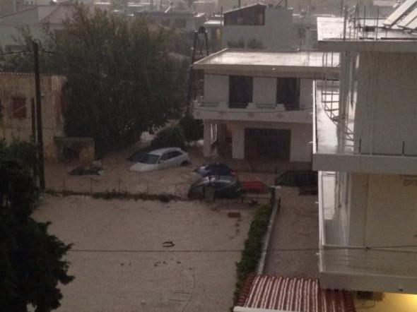 Άνοιξαν οι ουρανοί στη Ρόδο