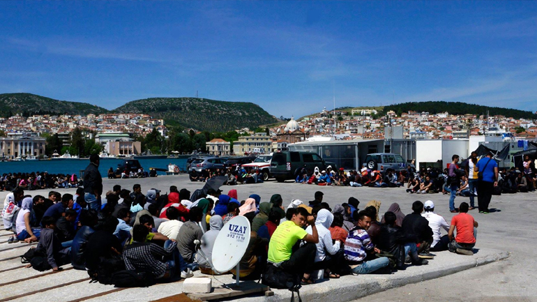 Στον Πειραιά τρία επιβατηγά πλοία με 4.911 μετανάστες από τη Μυτιλήνη