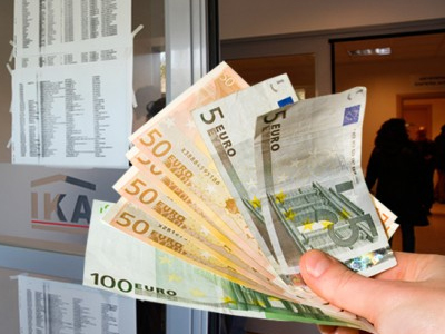 Έπαιρνε παράνομα τη σύνταξη νεκρής γυναίκας