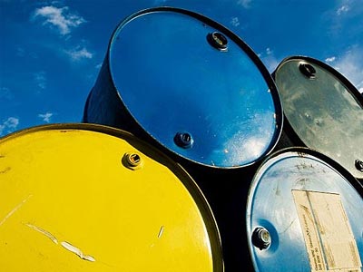 Το πετρέλαιο σκαρφάλωσε πάνω από τα 60 δολάρια το βαρέλι