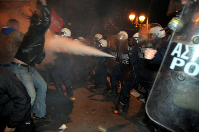 Ρίψη χημικών από την αστυνομία