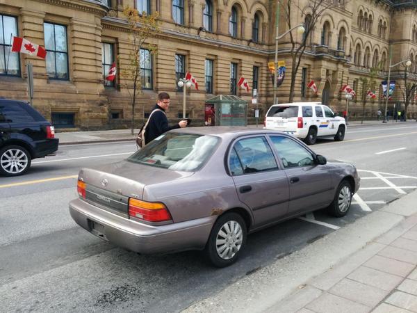 Αυτόπτης μάρτυρας αναφέρει ότι πρόκειται για το αυτοκίνητο ενός εκ των δραστών