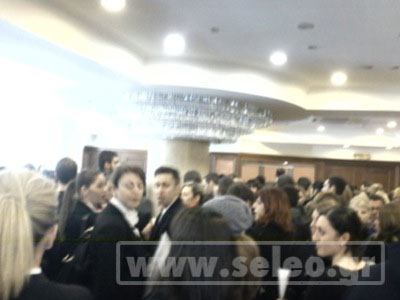 Ουρές για μια θέση εργασίας στην Emirates